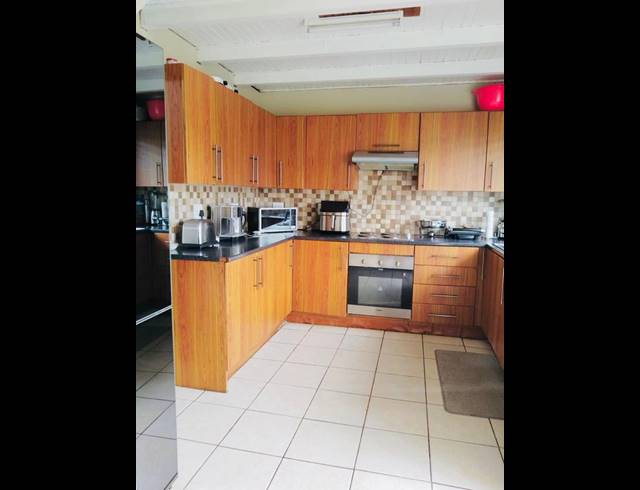 3 BEDROOM HOUSE FOR SALE IN CRYSTAL PARK